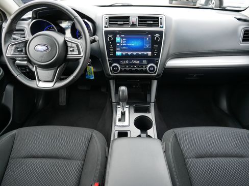 Used 2019 Subaru Outback 2.5i Premium image 10