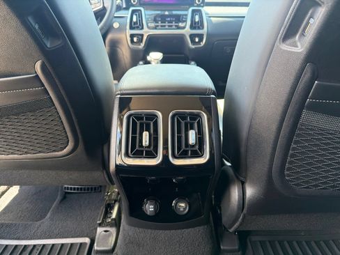 Used 2023 Kia Sorento SX FWD image 23