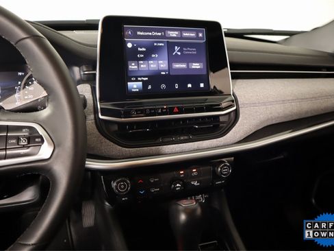 Used 2025 Jeep Compass Latitude image 5