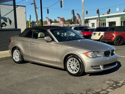 Used 2011 BMW 128i Convertible image 3