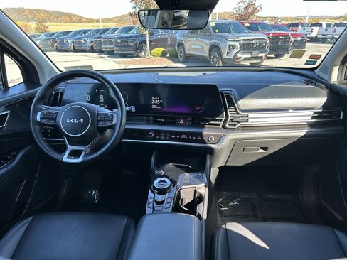 Used 2023 Kia Sportage EX image 16