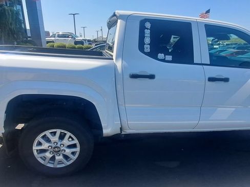 Certified 2024 Toyota Tacoma SR AWD/4WD image 1