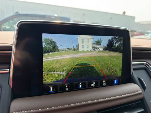 Used 2024 Chevrolet Tahoe High Country AWD/4WD image 14