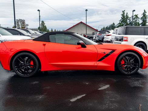 Used 2016 Chevrolet Corvette Stingray Convertible w/ Carbon Flash Badge Package image 8