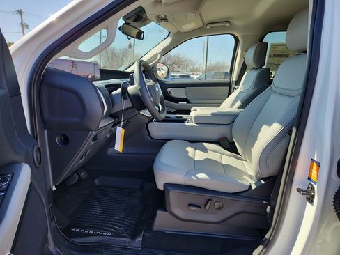 New 2026 Ford Expedition Active image 23