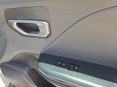 Used 2025 Kia K4 FWD image 33