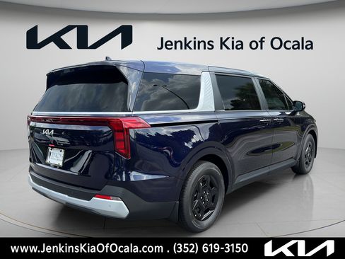 New 2026 Kia Carnival FWD image 3