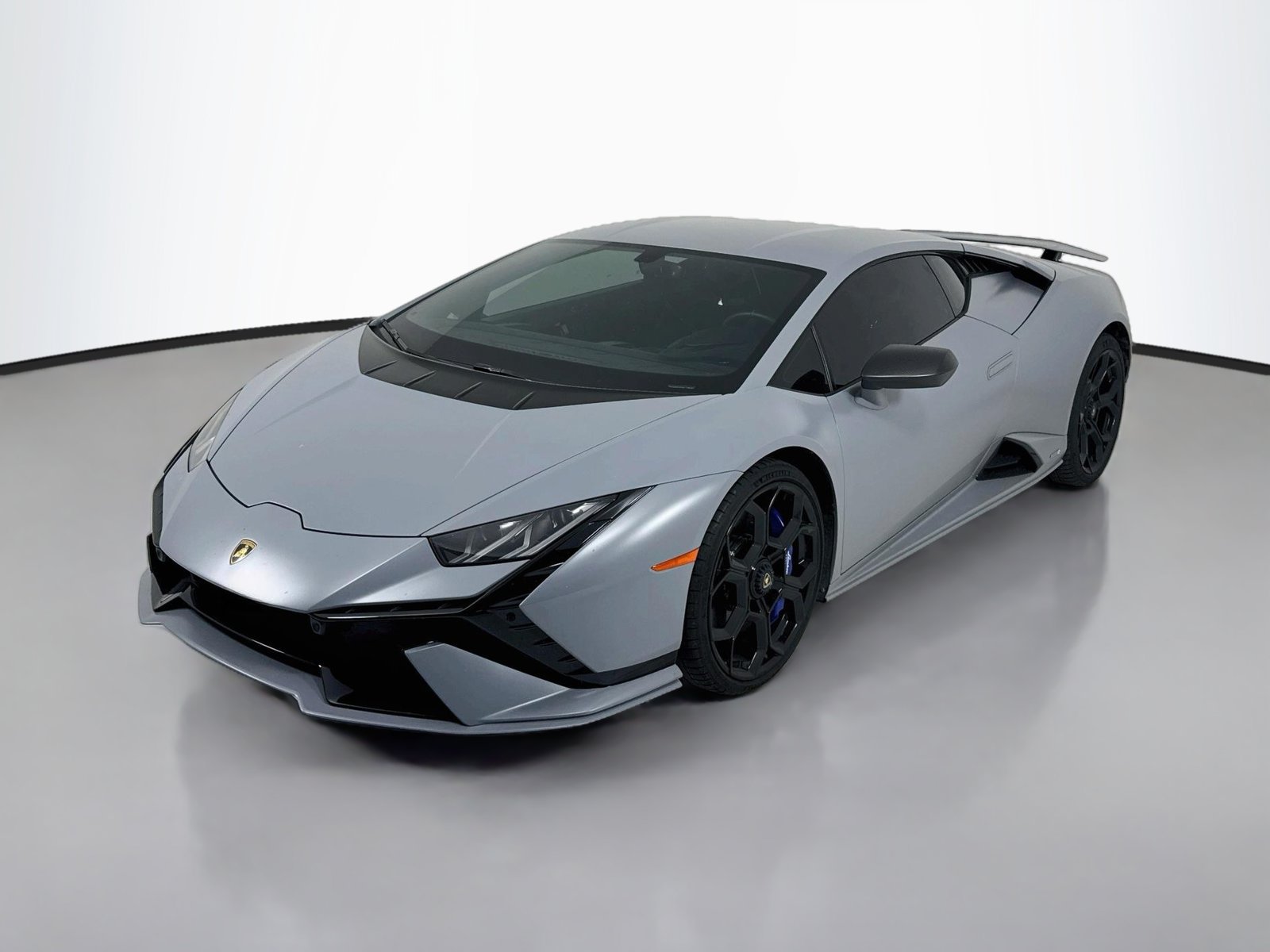 Used 2023 Lamborghini Huracan Tecnica RWD image 3