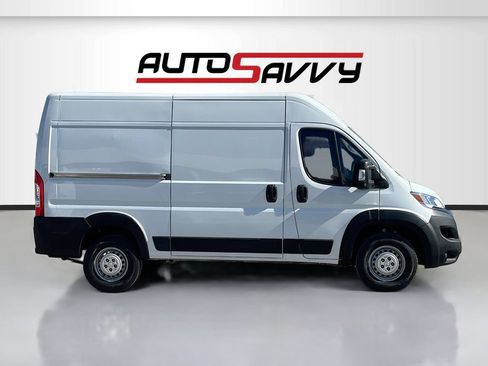 Used 2023 RAM ProMaster 2500 w/ Driver Convenience Group FWD image 8