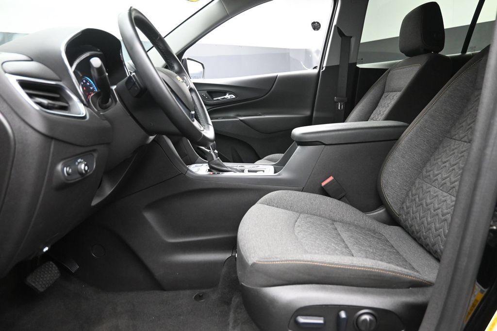 Used 2024 Chevrolet Equinox LT AWD/4WD image 17