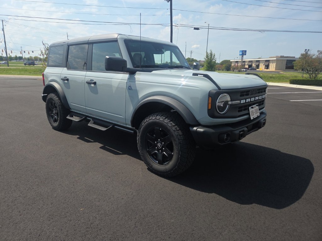 Used 2023 Ford Bronco Black Diamond AWD/4WD image 19