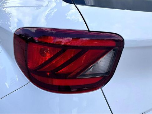 Used 2025 Hyundai Venue SEL FWD image 30