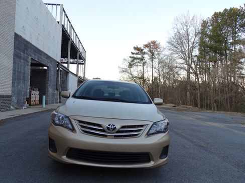 Used 2013 Toyota Corolla LE image 5