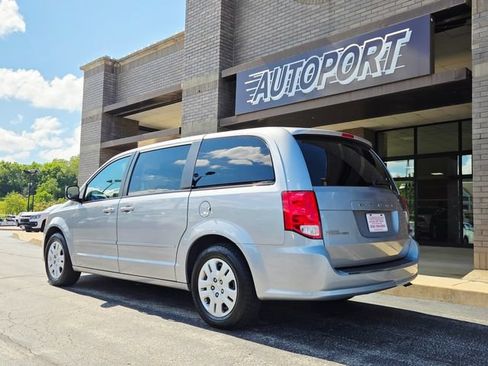 Used 2015 Dodge Grand Caravan SE w/ Quick Order Package 29E SE FWD image 8