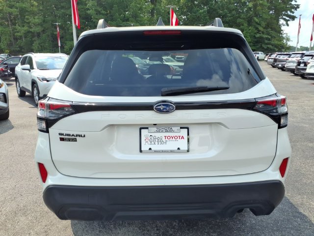 Used 2025 Subaru Forester Premium AWD/4WD image 2