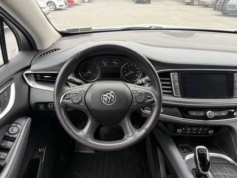 Used 2019 Buick Enclave Essence AWD/4WD image 15