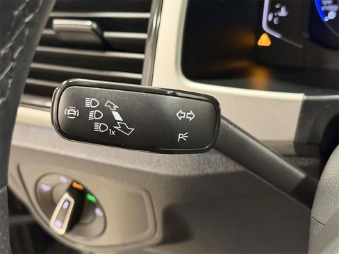 Used 2023 Volkswagen Atlas SEL R-Line image 25