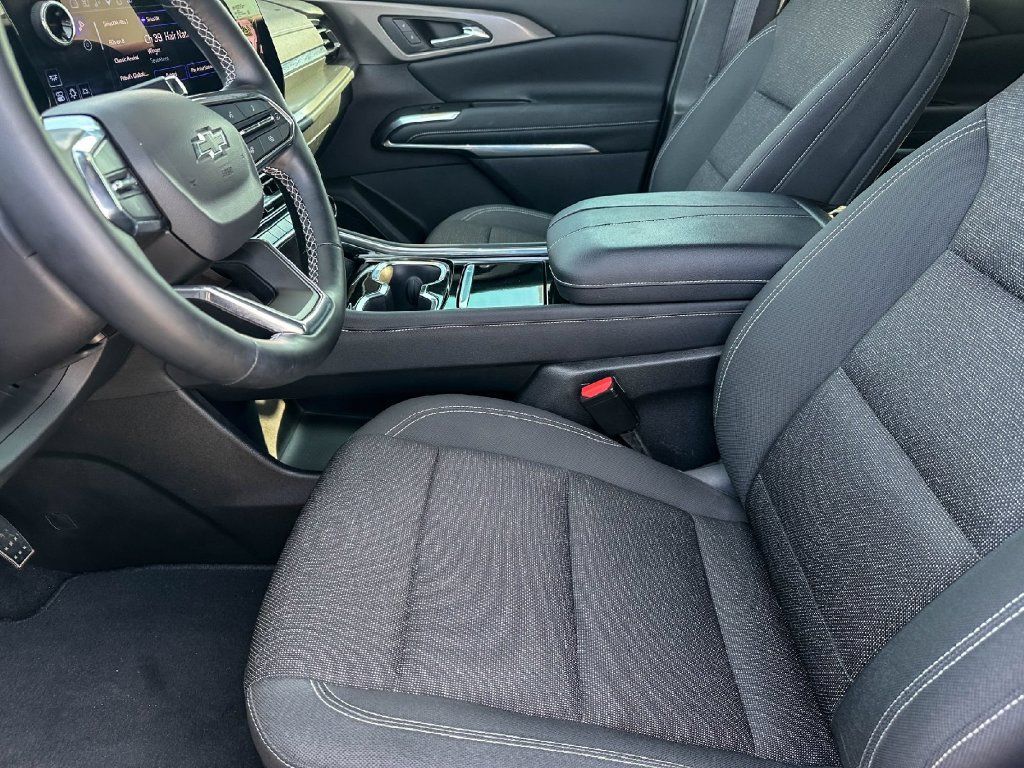 Used 2024 Chevrolet Traverse LS w/ Midnight/Sport Edition FWD image 13
