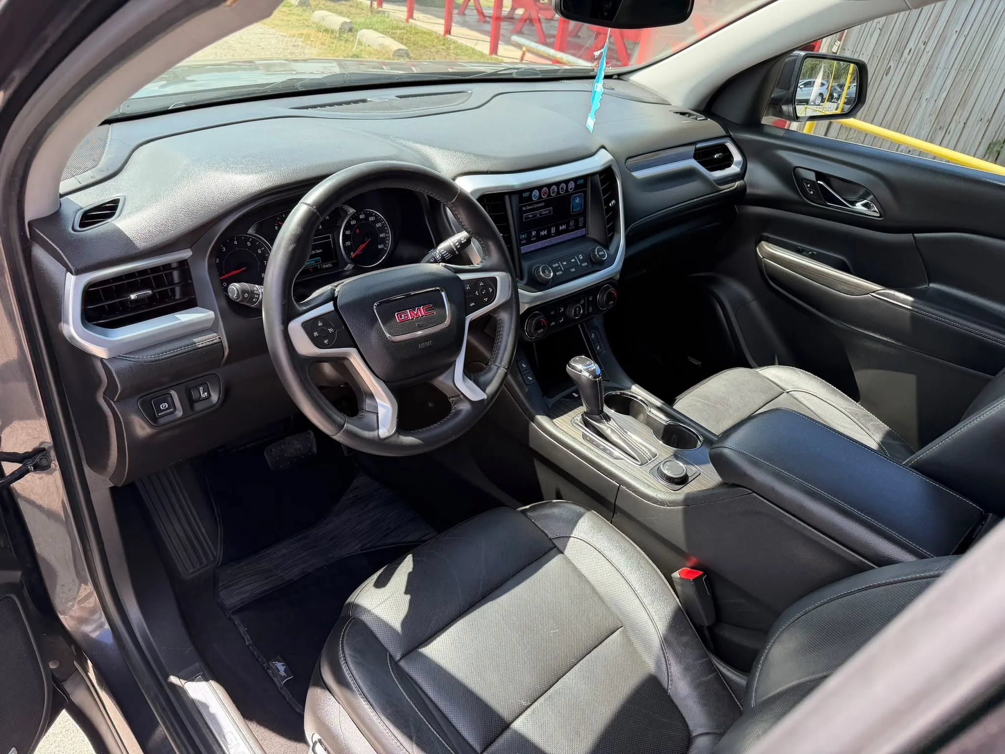 Used 2017 GMC Acadia SLT FWD image 29