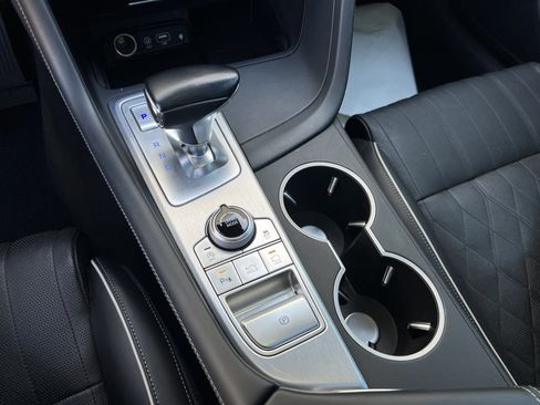 Used 2020 Genesis G70 2.0T image 17