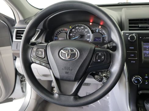Used 2015 Toyota Camry LE FWD image 13