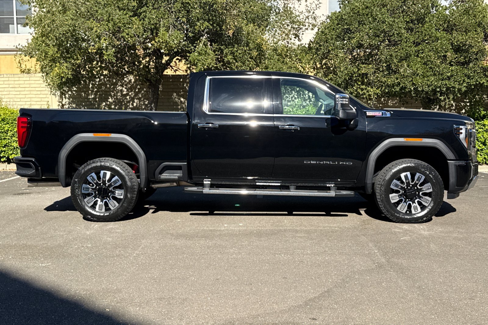 New 2026 GMC Sierra 2500 Denali w/ Denali Reserve Package AWD/4WD image 3