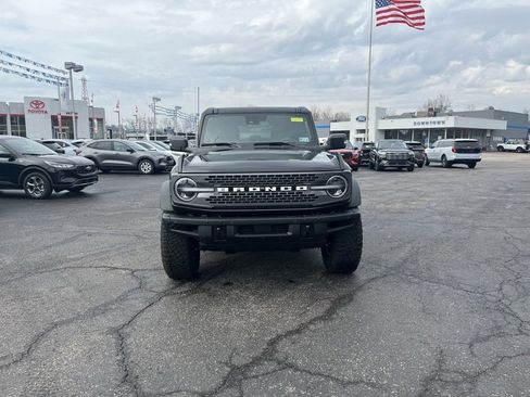 Used 2024 Ford Bronco Badlands image 2