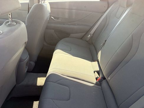Certified 2024 Hyundai Elantra SE FWD image 12