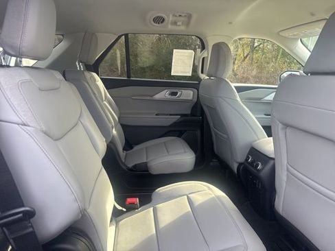 New 2026 Ford Explorer Active w/ Active Comfort Package image 22