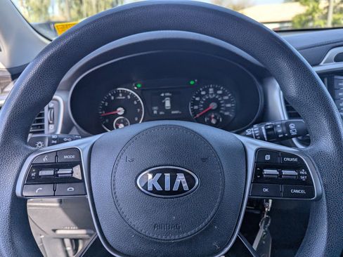 Used 2019 Kia Sorento LX V6 image 28