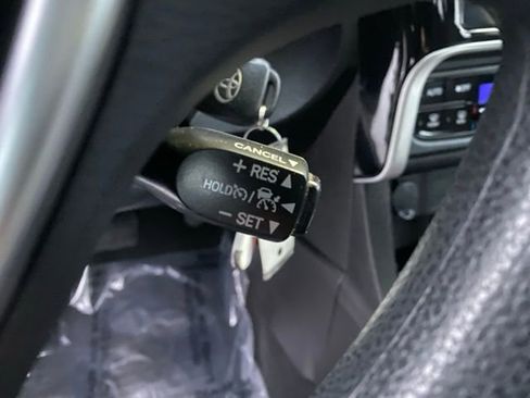 Used 2019 Toyota Corolla LE image 16