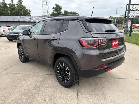 Used 2018 Jeep Compass Trailhawk w/ Leather Interior Group AWD/4WD image 6
