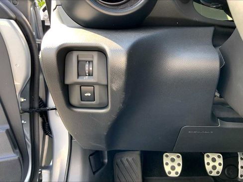 New 2025 Toyota GR86 Premium image 18