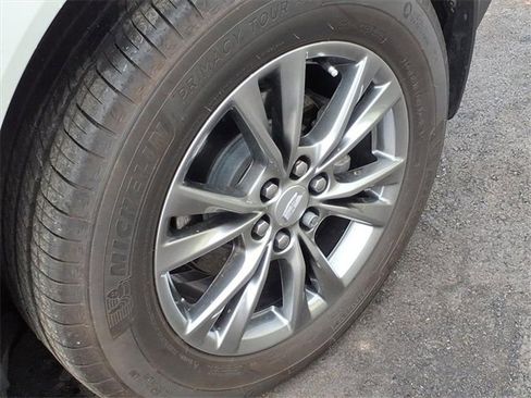 Certified 2023 Cadillac XT5 Premium Luxury w/ Technology Package image 9