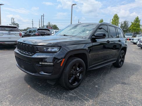 Used 2024 Jeep Grand Cherokee Limited w/ Black Appearance Package RWD image 8