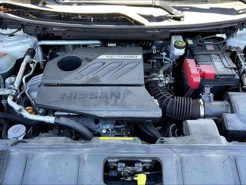 Used 2025 Nissan Rogue SV image 9