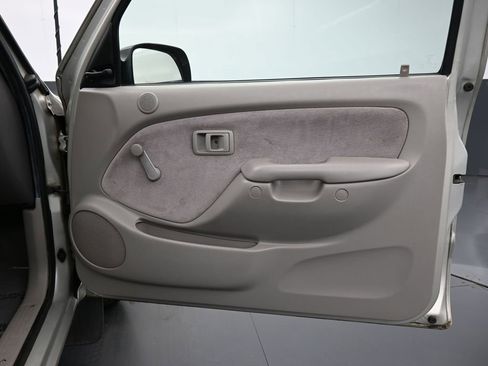 Used 2004 Toyota Tacoma 2WD Regular Cab image 32