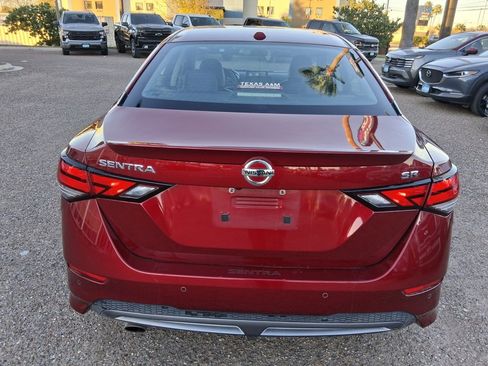 Used 2023 Nissan Sentra SR w/ SR Premium Package image 5