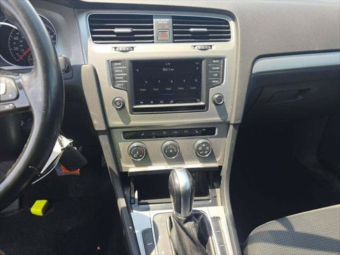 Used 2017 Volkswagen Golf S AWD/4WD image 9