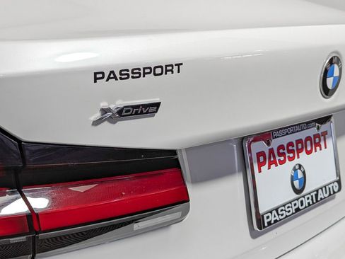 Used 2021 BMW 530i xDrive w/ Convenience Package image 10