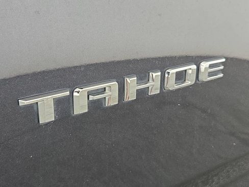 Used 2023 Chevrolet Tahoe Premier AWD/4WD image 38