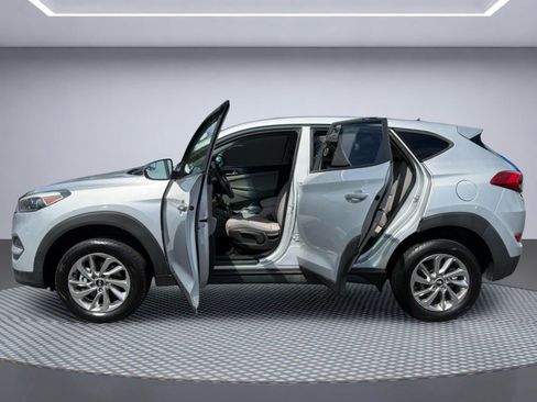 Used 2018 Hyundai Tucson SE AWD/4WD image 16