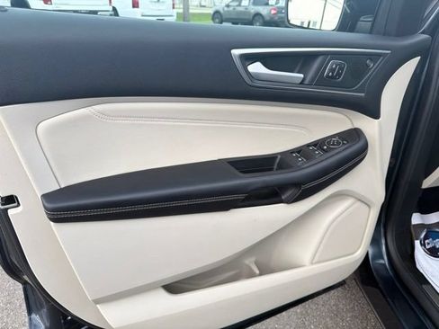 Used 2024 Ford Edge Titanium AWD/4WD image 14