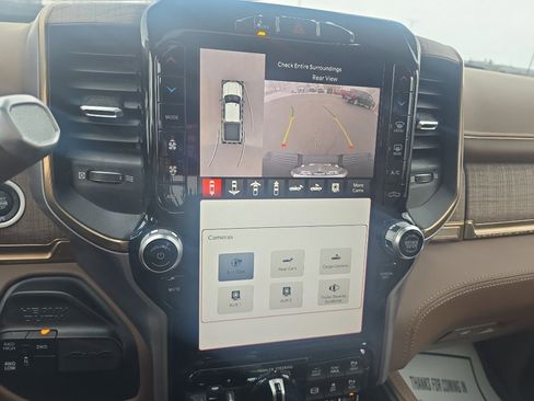 Used 2023 RAM 2500 Limited image 32