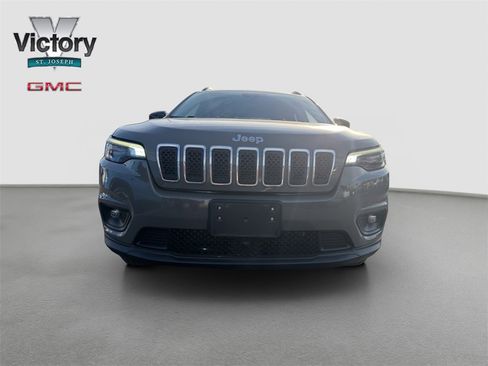 Used 2022 Jeep Cherokee Latitude Lux w/ Mopar Interior Package image 2