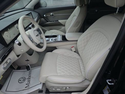 Used 2024 Genesis GV60 Performance image 9