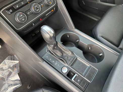 Used 2019 Volkswagen Atlas SE w/ Panoramic Sunroof Package image 18