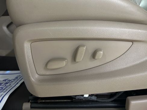Used 2019 Chevrolet Suburban Premier AWD/4WD image 24