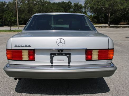 Used 1990 Mercedes-Benz 300 SE image 15