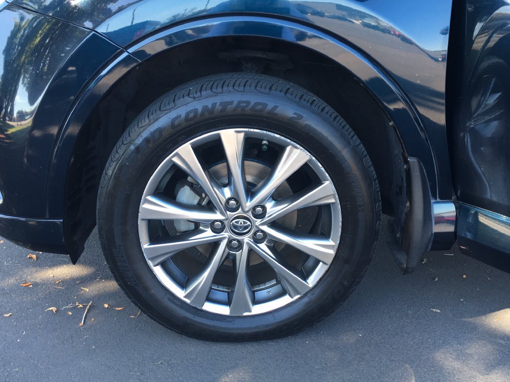Used 2017 Toyota RAV4 Platinum w/ All Weather Liner Package AWD/4WD image 37